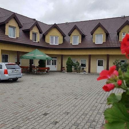Hotelik Pod Baranami Siechnice Buitenkant foto