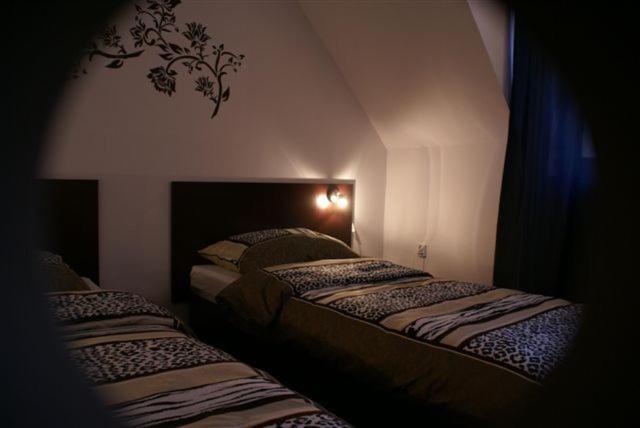 Hotelik Pod Baranami Siechnice Buitenkant foto